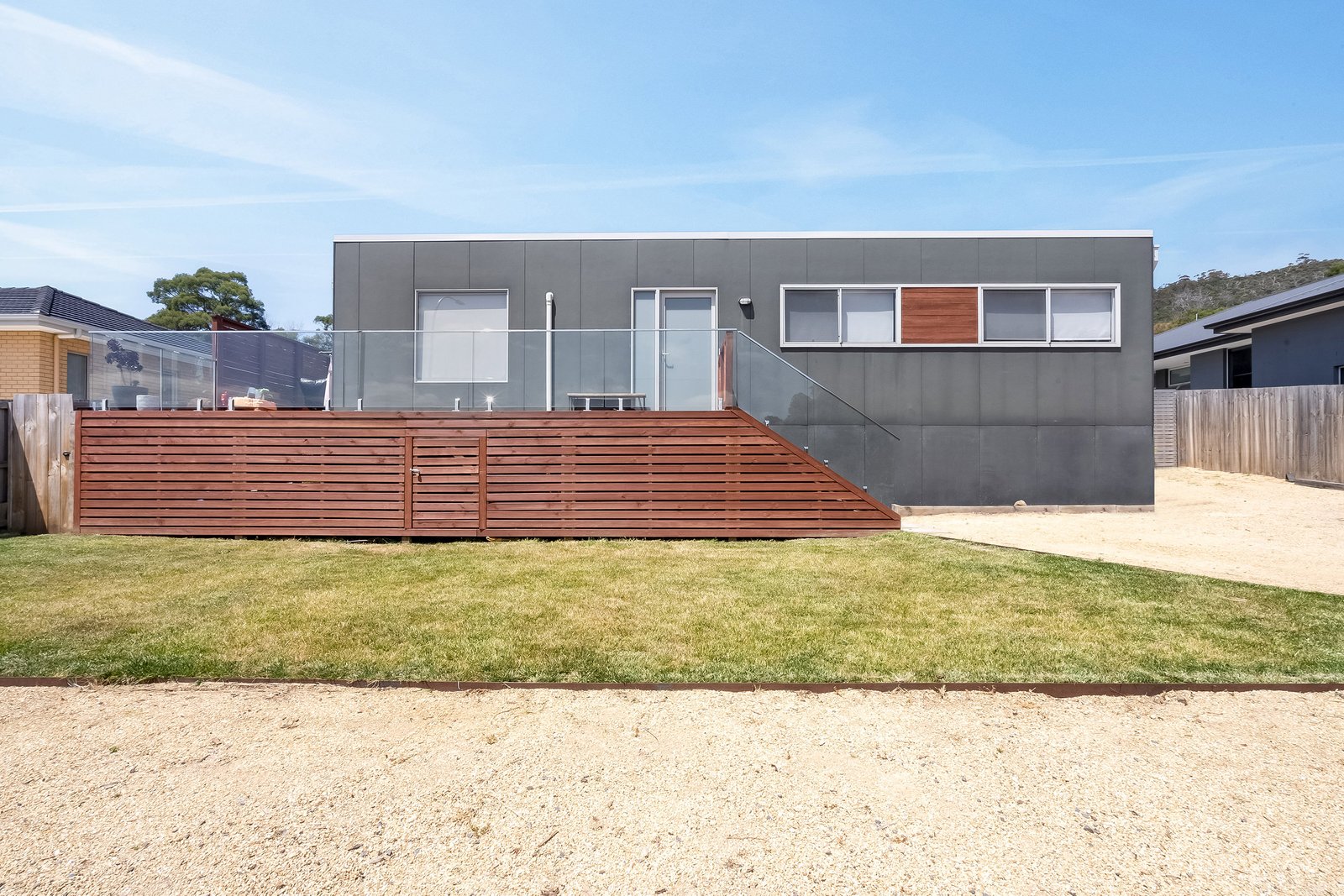 32 Camrise Drive CAMBRIDGE 1