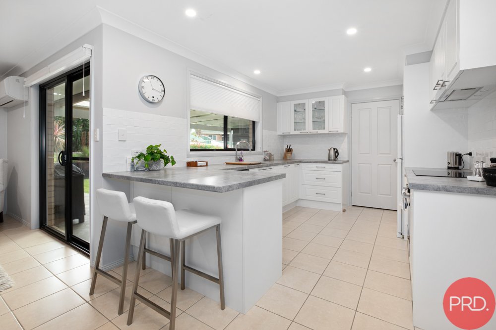 32 Canterbury Drive RAWORTH 11