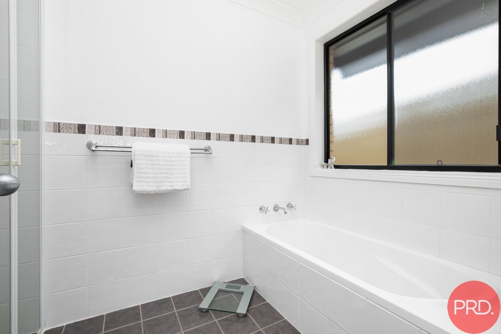 32 Canterbury Drive RAWORTH 21