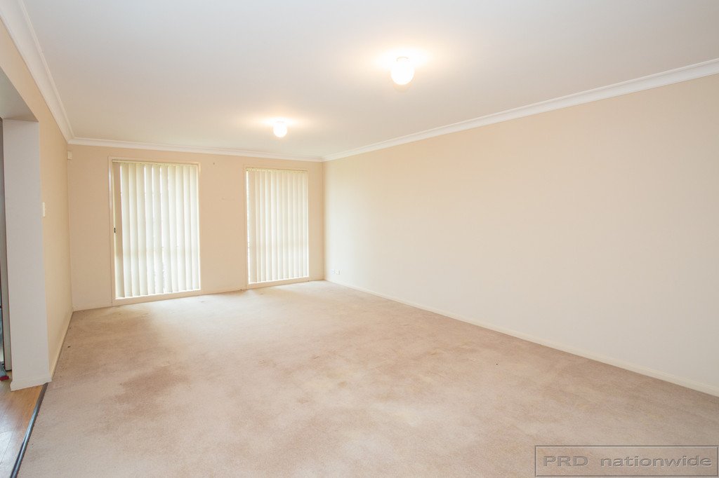 32 Carnarvon Circuit EAST MAITLAND 2