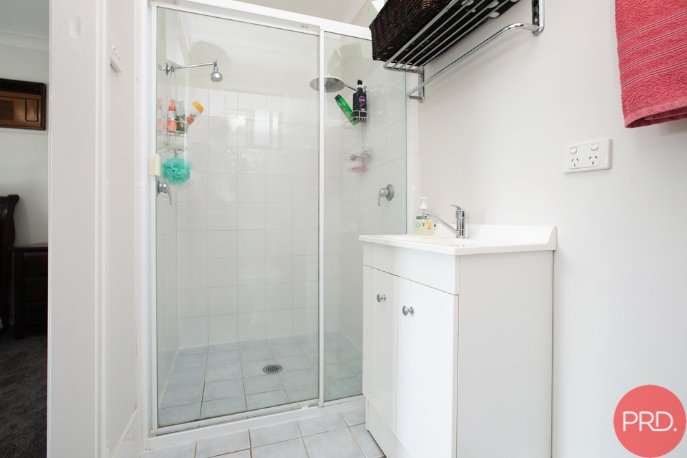 32 Chidley Crescent METFORD 17