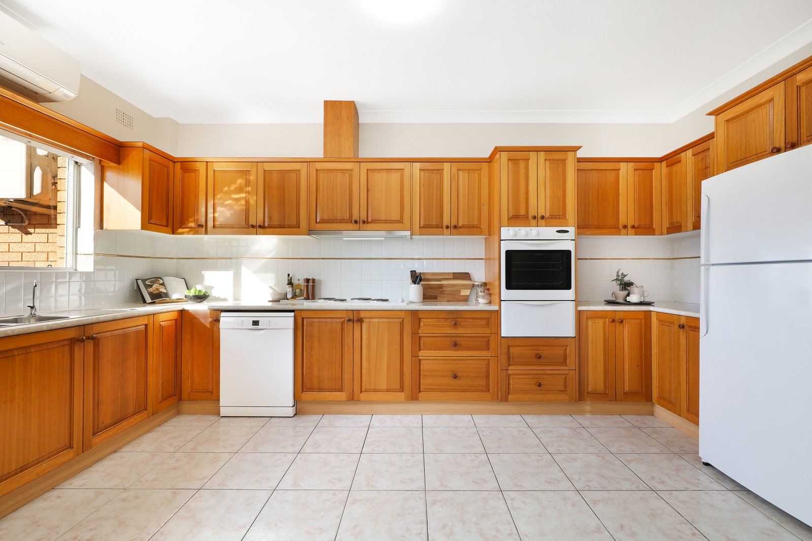 32 Chuter Avenue MONTEREY 3