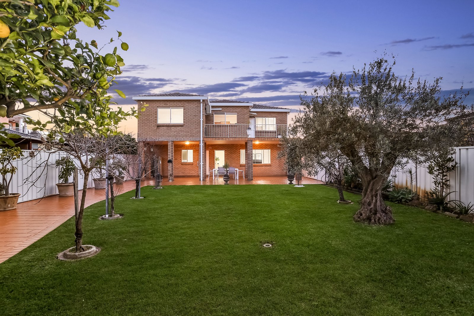 32 Chuter Avenue MONTEREY 4