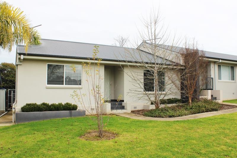 3/2 Cochrane Street KOORINGAL 1