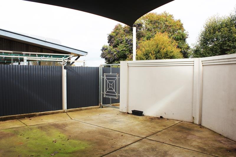 3/2 Cochrane Street KOORINGAL 10