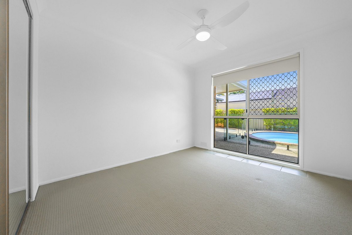 32 Coronet Crescent Burleigh Waters 9