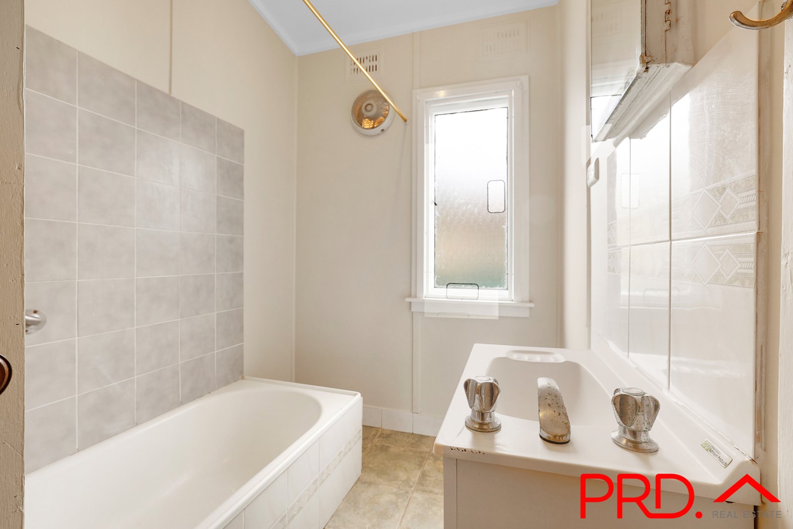 32 Cossa Street TAMWORTH 10