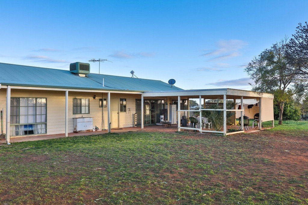 32 Cowanna Avenue YELTA 8