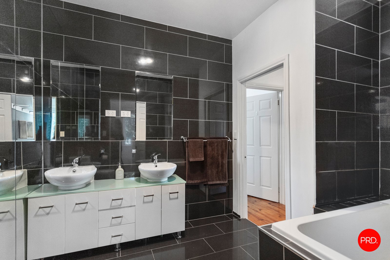 32 Curnow Street GOLDEN SQUARE 14