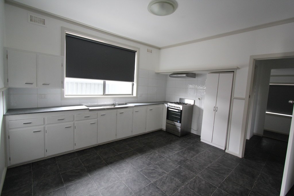 32 Cuthberts Road ALFREDTON 3