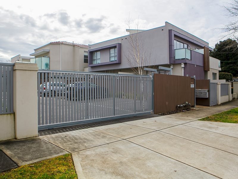 Real Estate and Property in 3/2 Cyril Street, Box Hill South, VIC