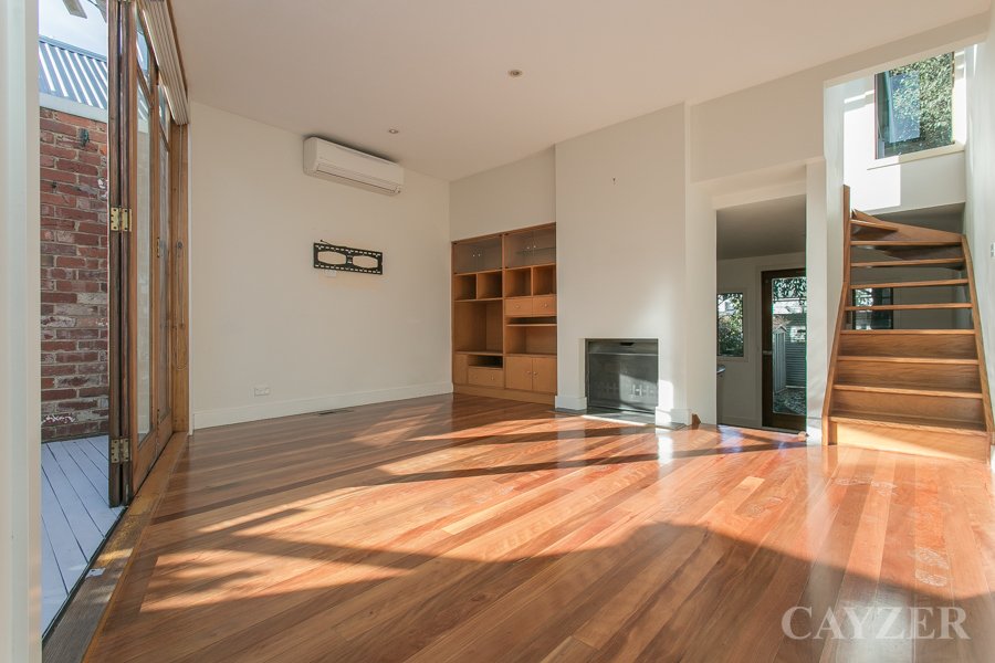 Gallery: 32 Derham Street