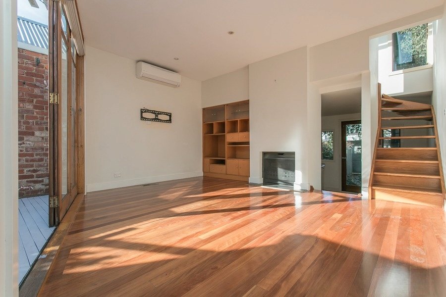 Gallery: 32 Derham Street
