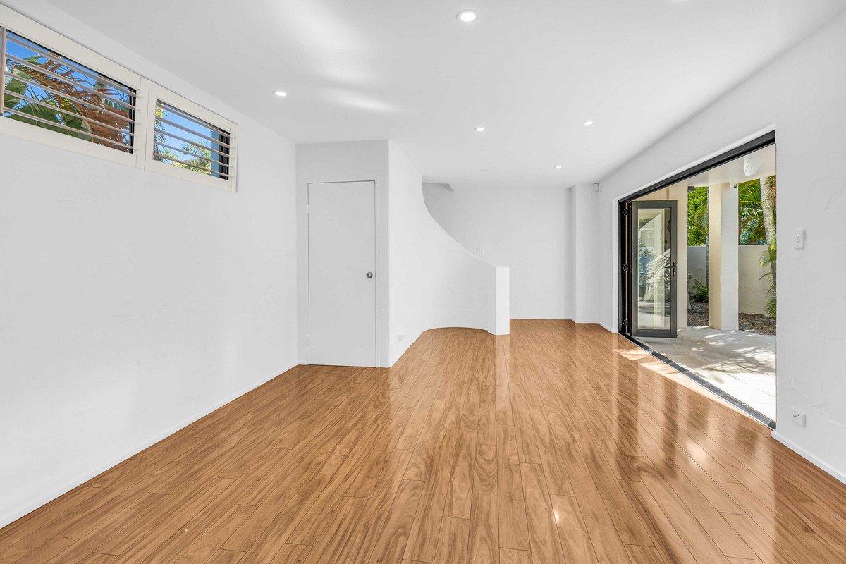 32 Diana Avenue Burleigh Heads 7