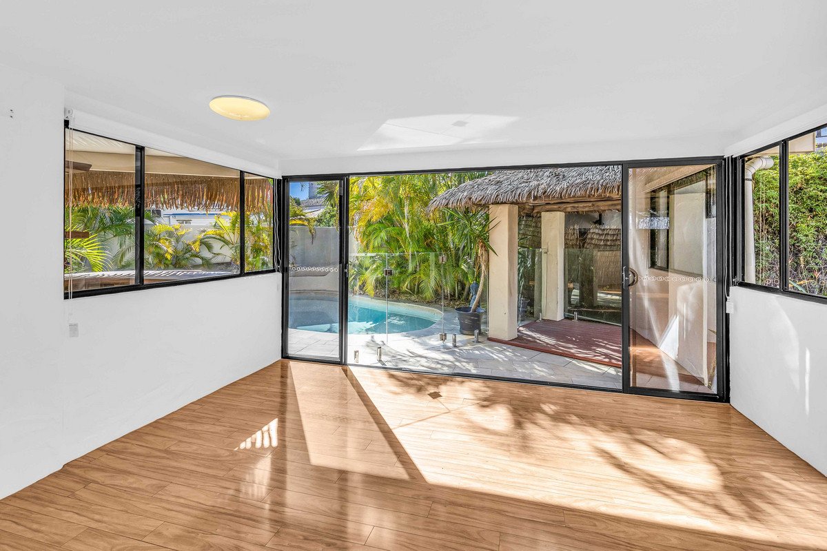 32 Diana Avenue Burleigh Heads 8