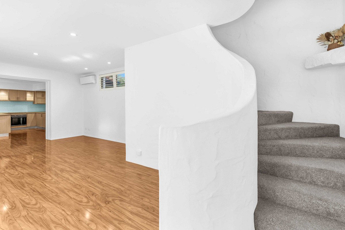 32 Diana Avenue Burleigh Heads 9