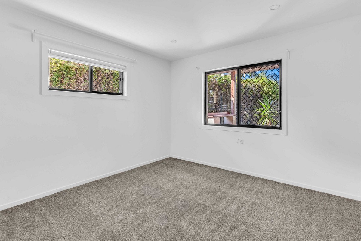 32 Diana Avenue Burleigh Heads 13