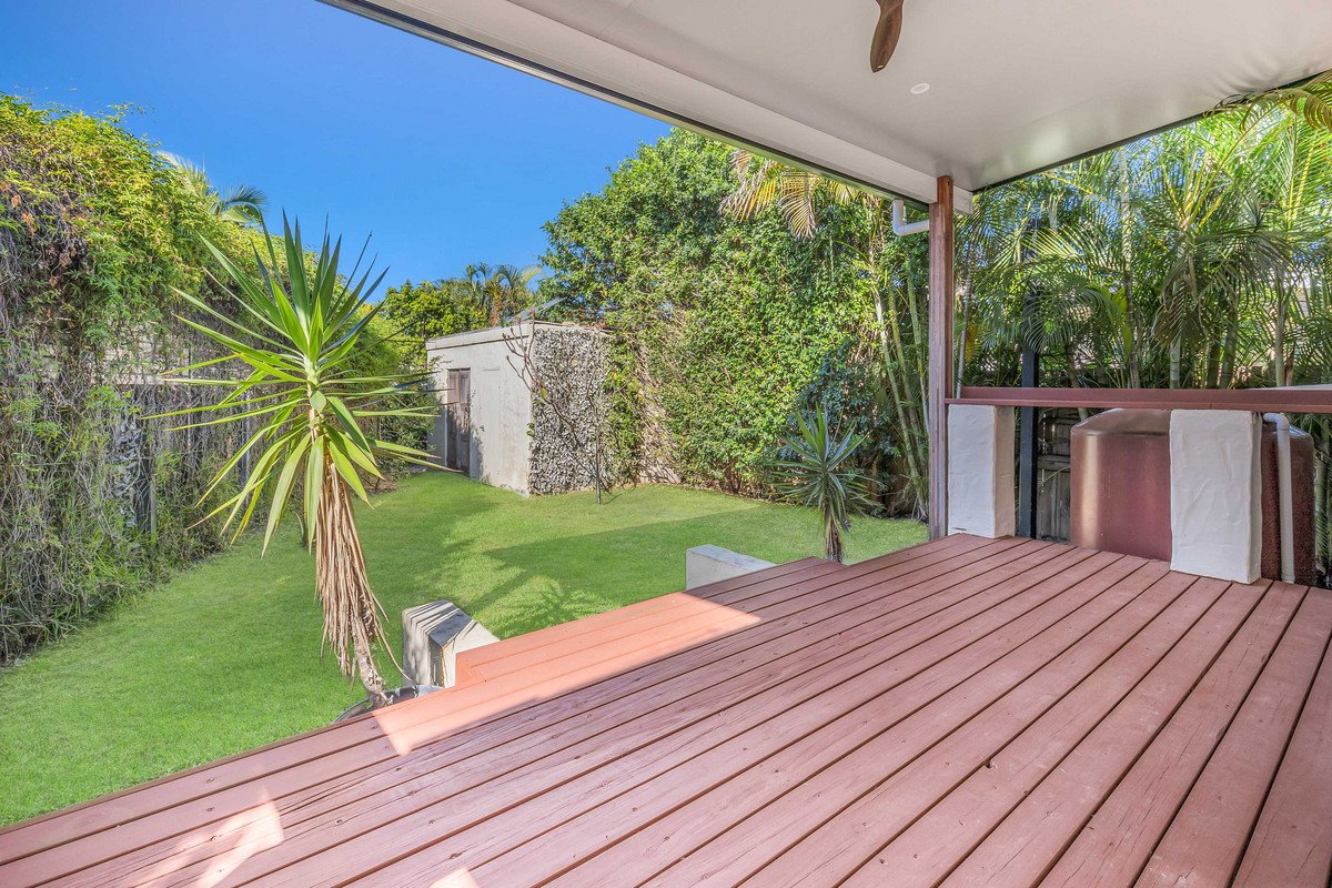32 Diana Avenue Burleigh Heads 17