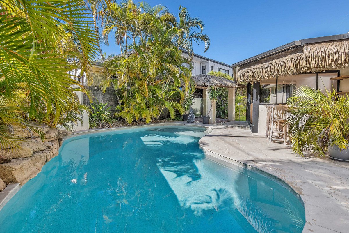 32 Diana Avenue Burleigh Heads 19