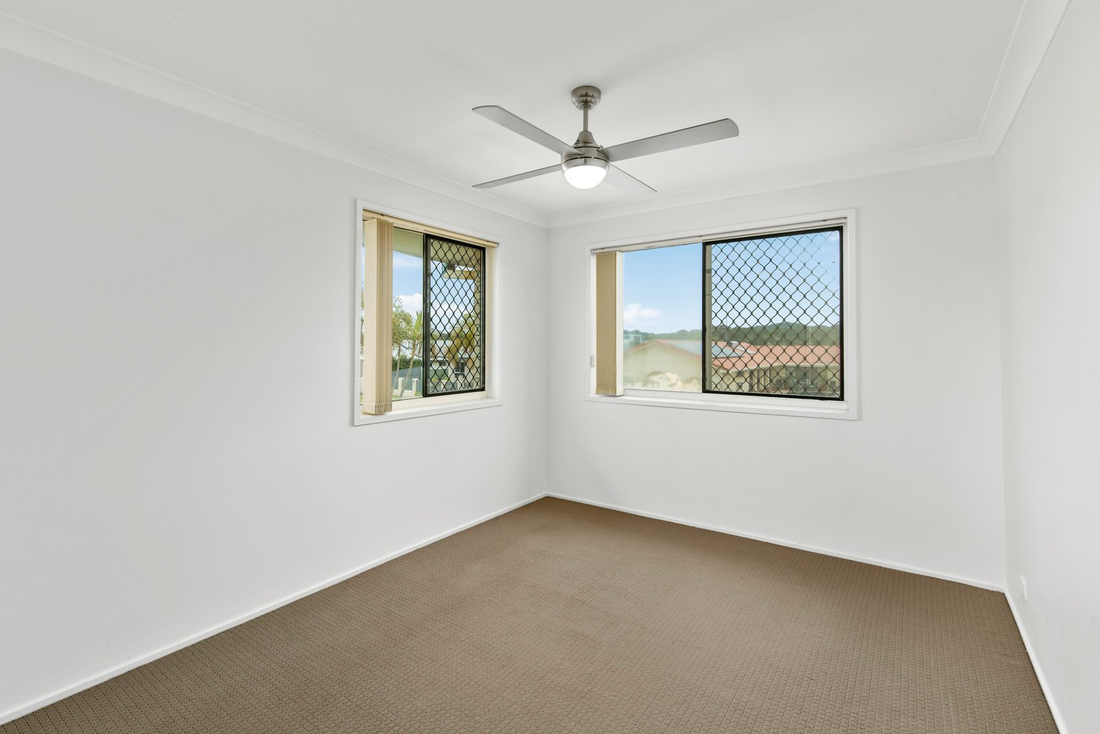 32 Dogwood Drive PALM BEACH 11