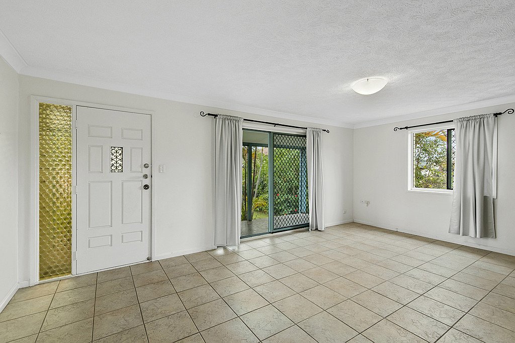 32 Dogwood Drive PALM BEACH 5