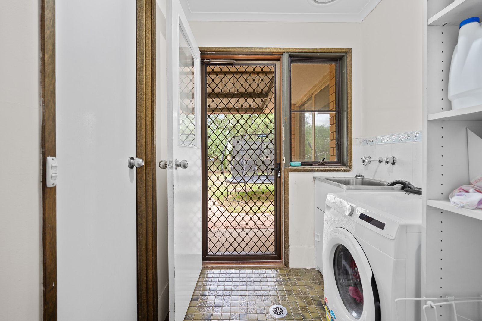 32 Dunn Avenue FOREST HILL 11