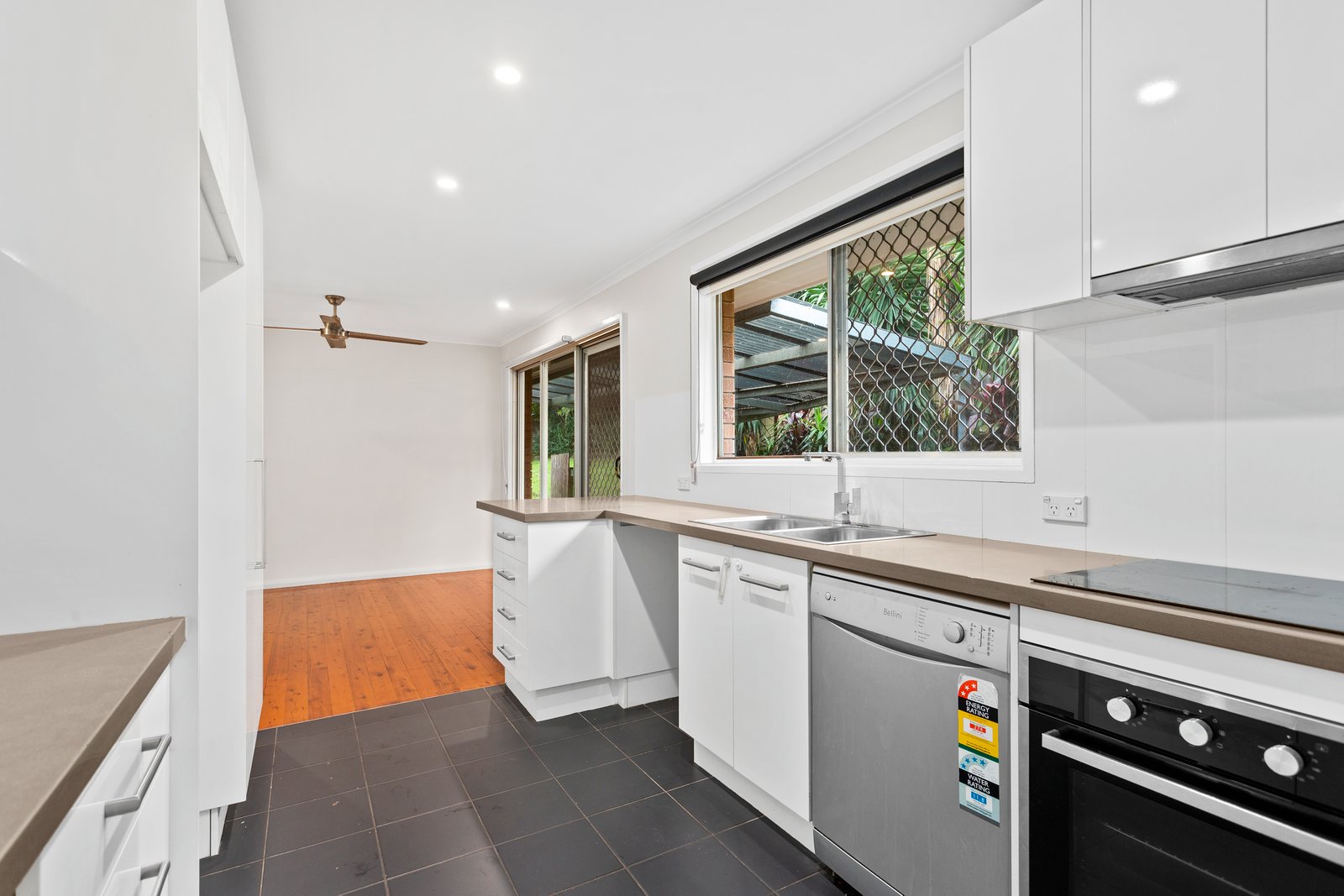 32 Emerson Road DAPTO 3