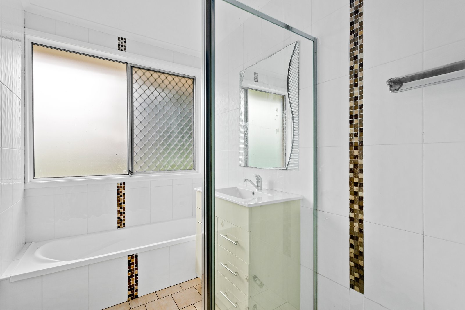 32 Emerson Road DAPTO 3