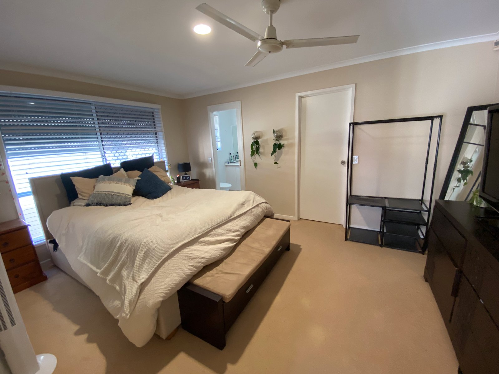 32 Emerton Court ROBINA 8