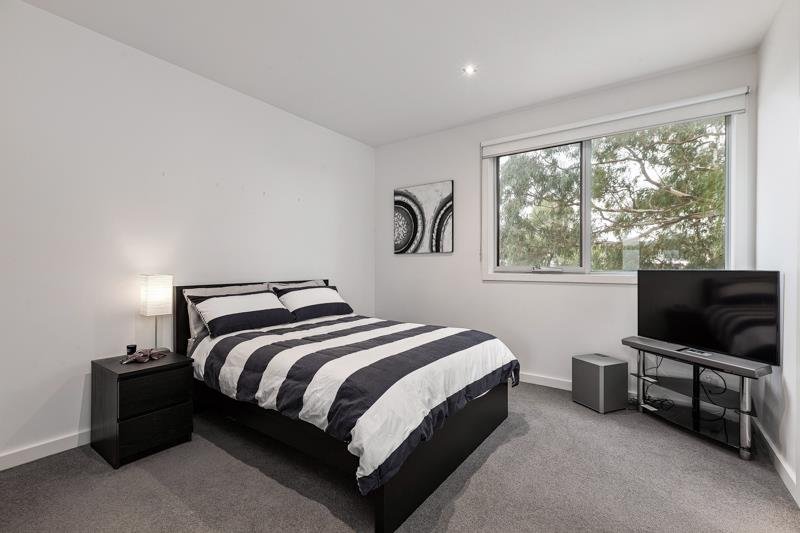 Gallery: 32 Eucalyptus Drive