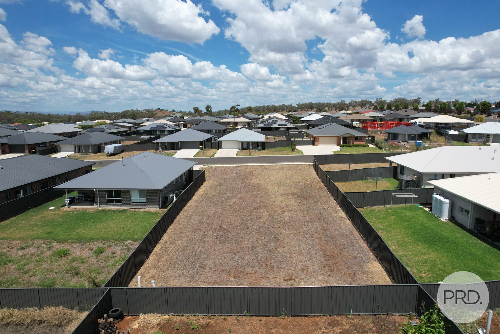 32 Evesham Circuit TAMWORTH 5