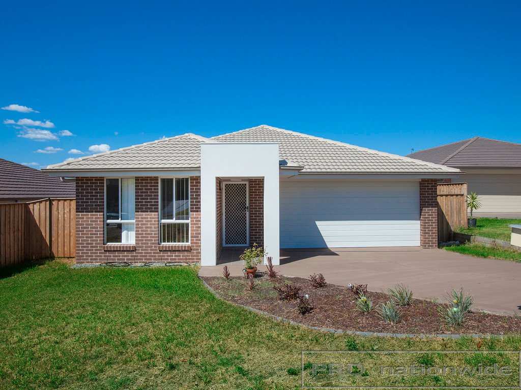 32 Finch Crescent ABERGLASSLYN 1