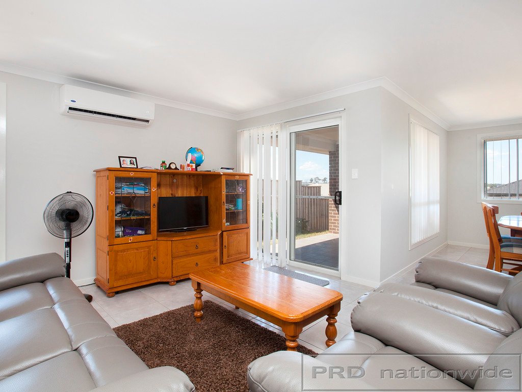 32 Finch Crescent ABERGLASSLYN 5