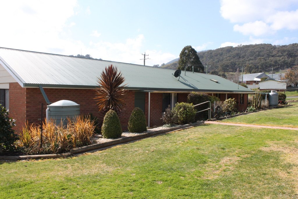 32 Fleet Street TUMBARUMBA 2