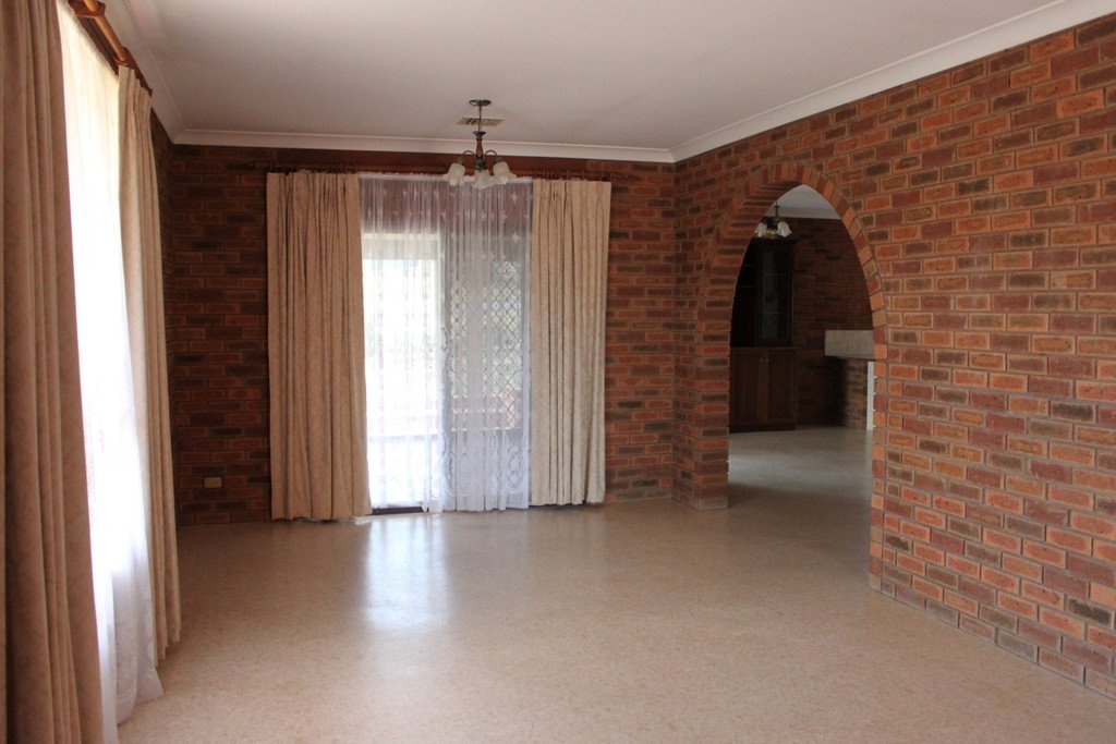 32 Fleet Street TUMBARUMBA 10