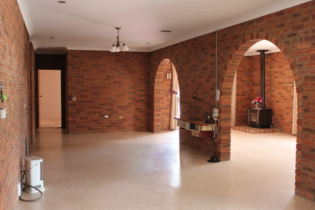 32 Fleet Street TUMBARUMBA 12