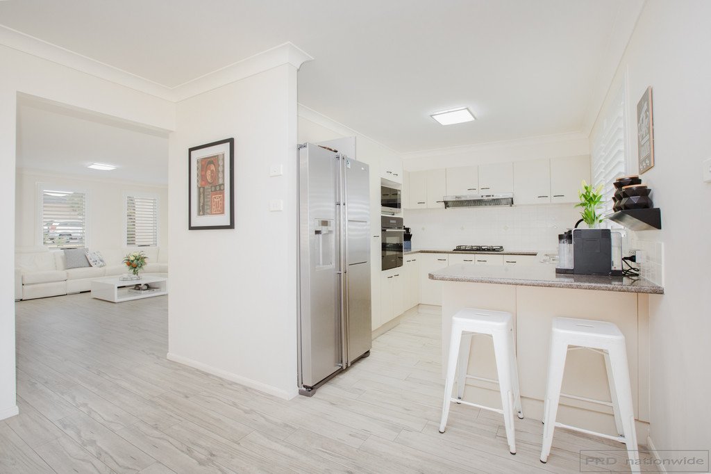 32 Golden Wattle Crescent THORNTON 4