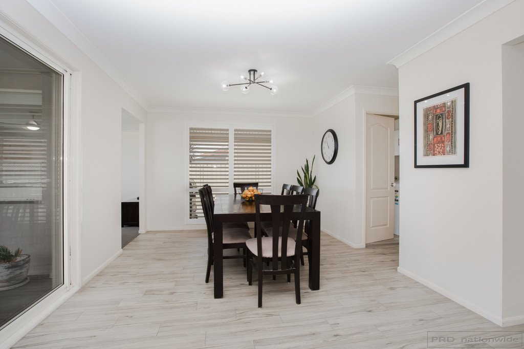 32 Golden Wattle Crescent THORNTON 7