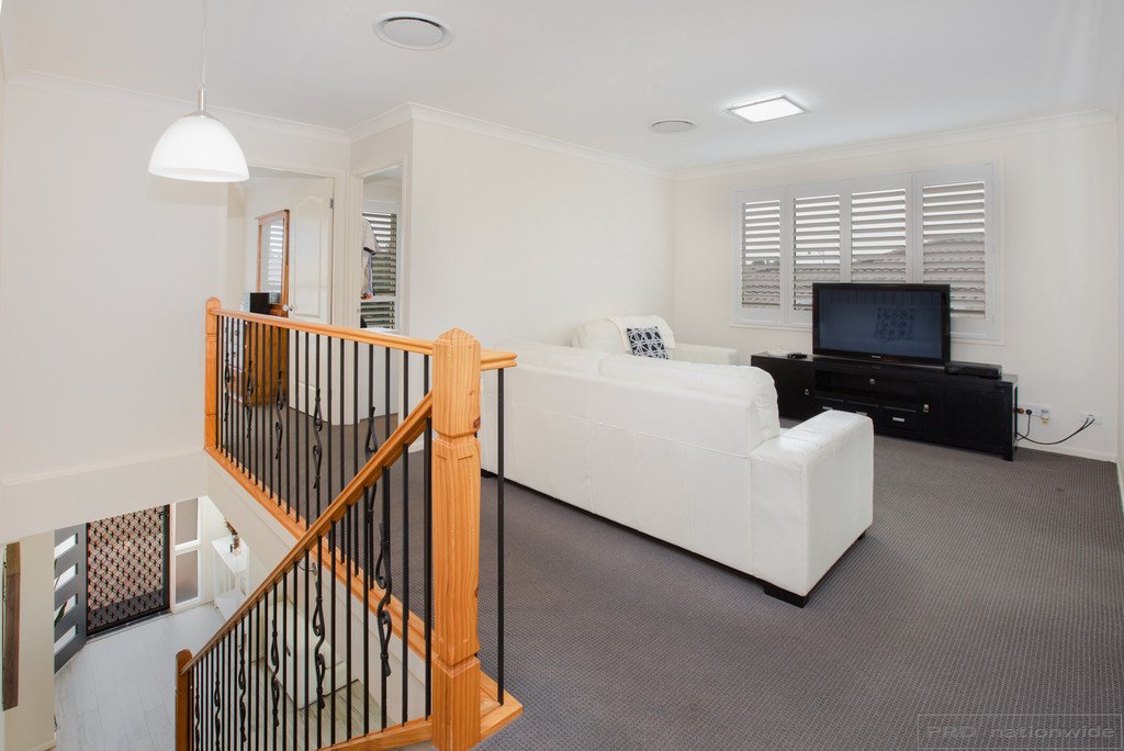 32 Golden Wattle Crescent THORNTON 13