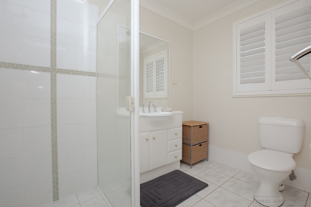 32 Golden Wattle Crescent THORNTON 16