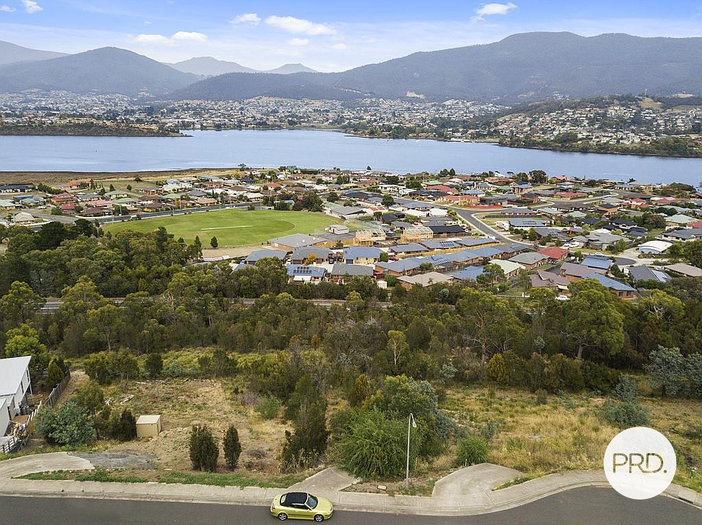 32 Grevillea Avenue OLD BEACH 2