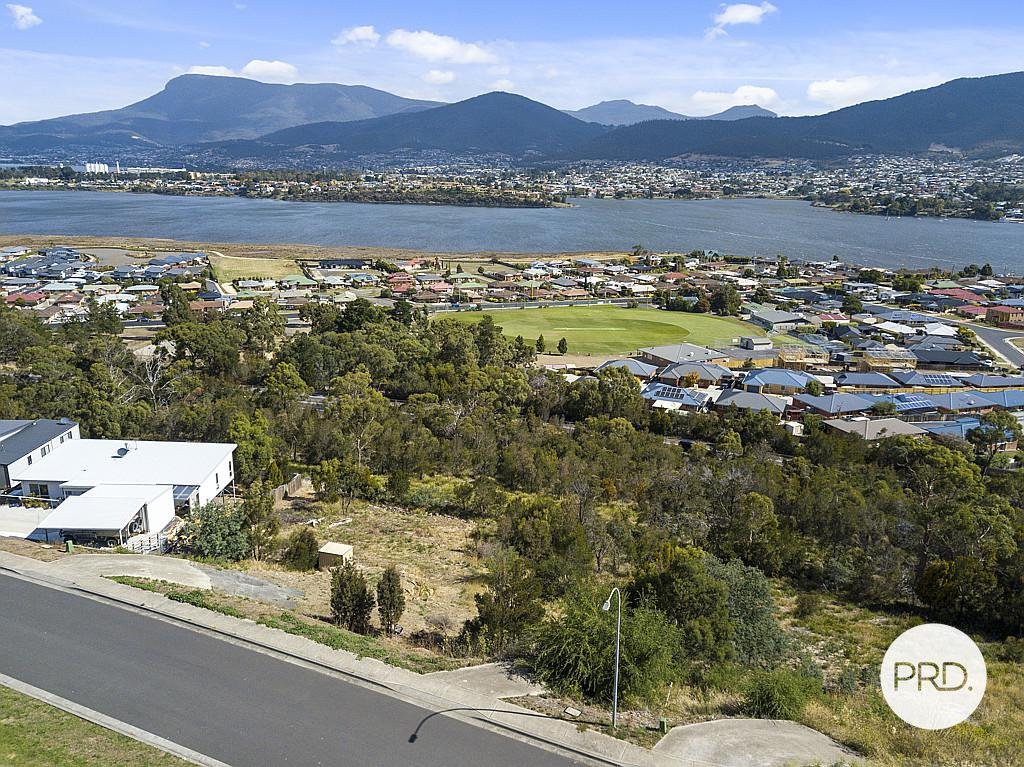 32 Grevillea Avenue OLD BEACH 4