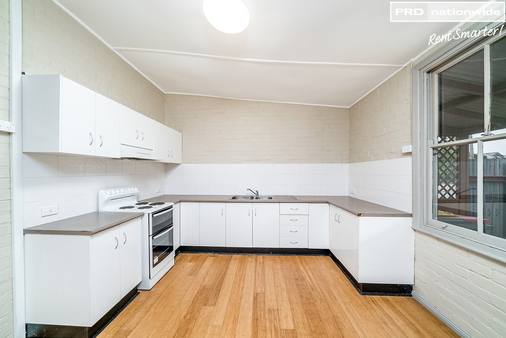 32 Hampden Avenue NORTH WAGGA WAGGA 4
