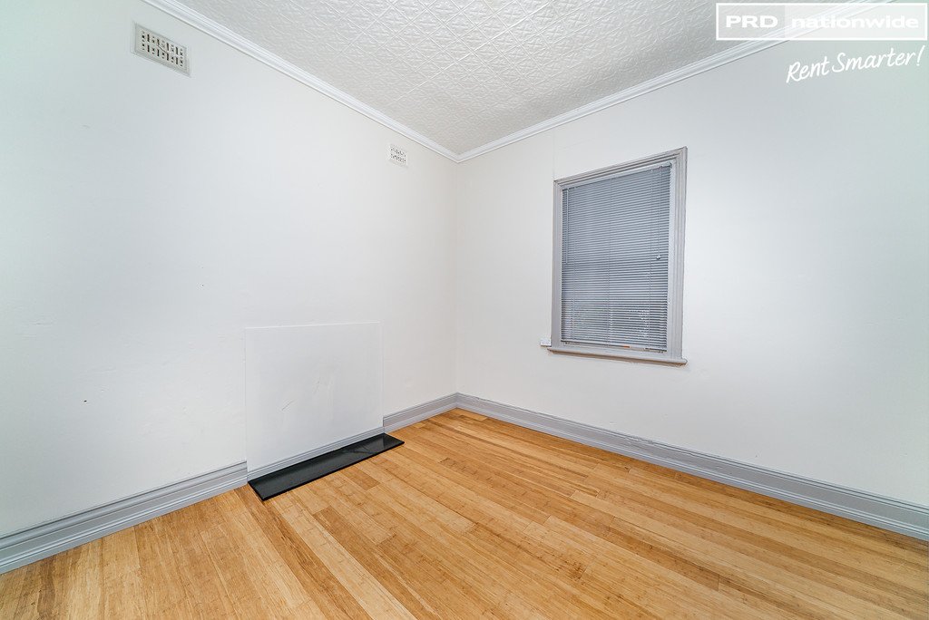 32 Hampden Avenue NORTH WAGGA WAGGA 6