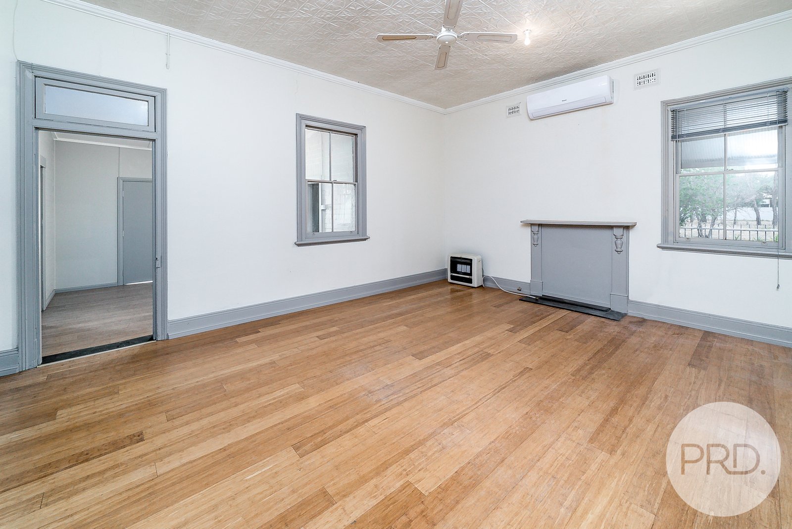32 Hampden Avenue NORTH WAGGA WAGGA 3