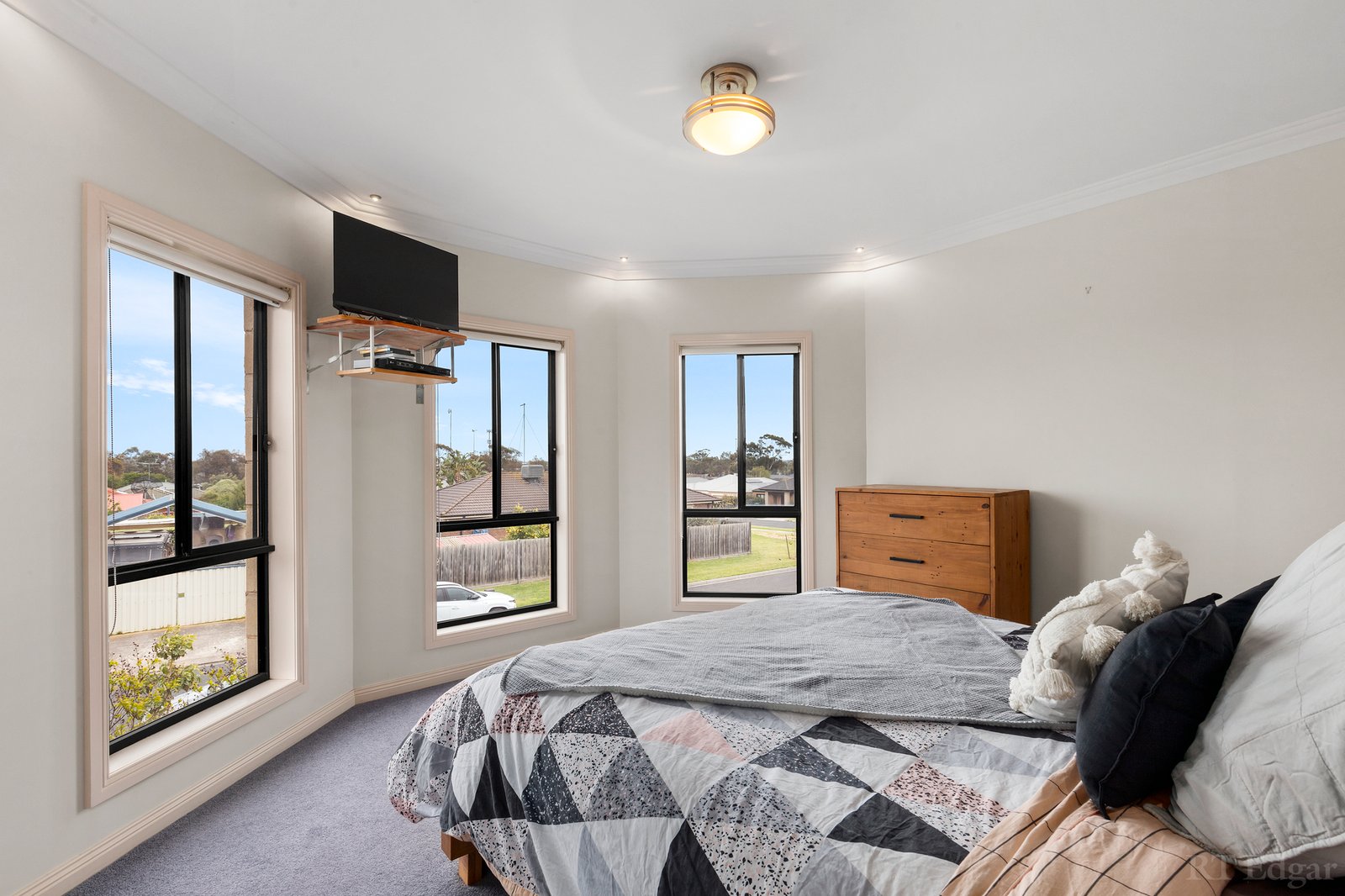 Real Estate and Property in 32 Hannan Crescent, Leopold, VIC