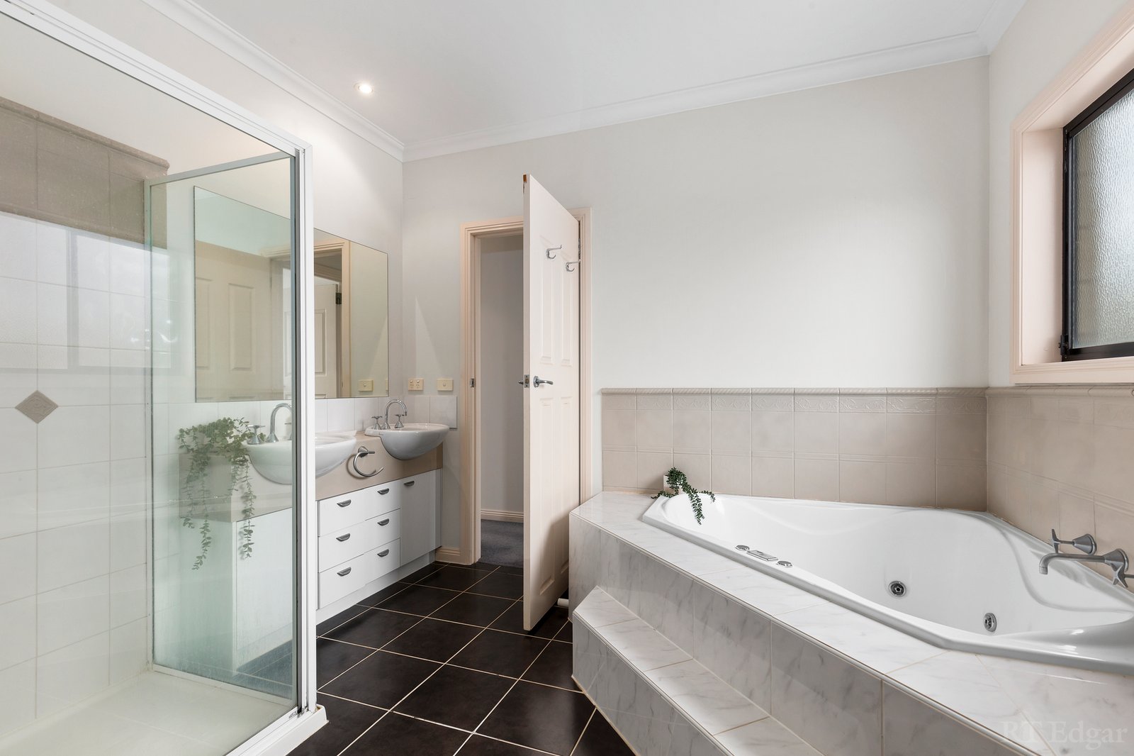 Real Estate and Property in 32 Hannan Crescent, Leopold, VIC