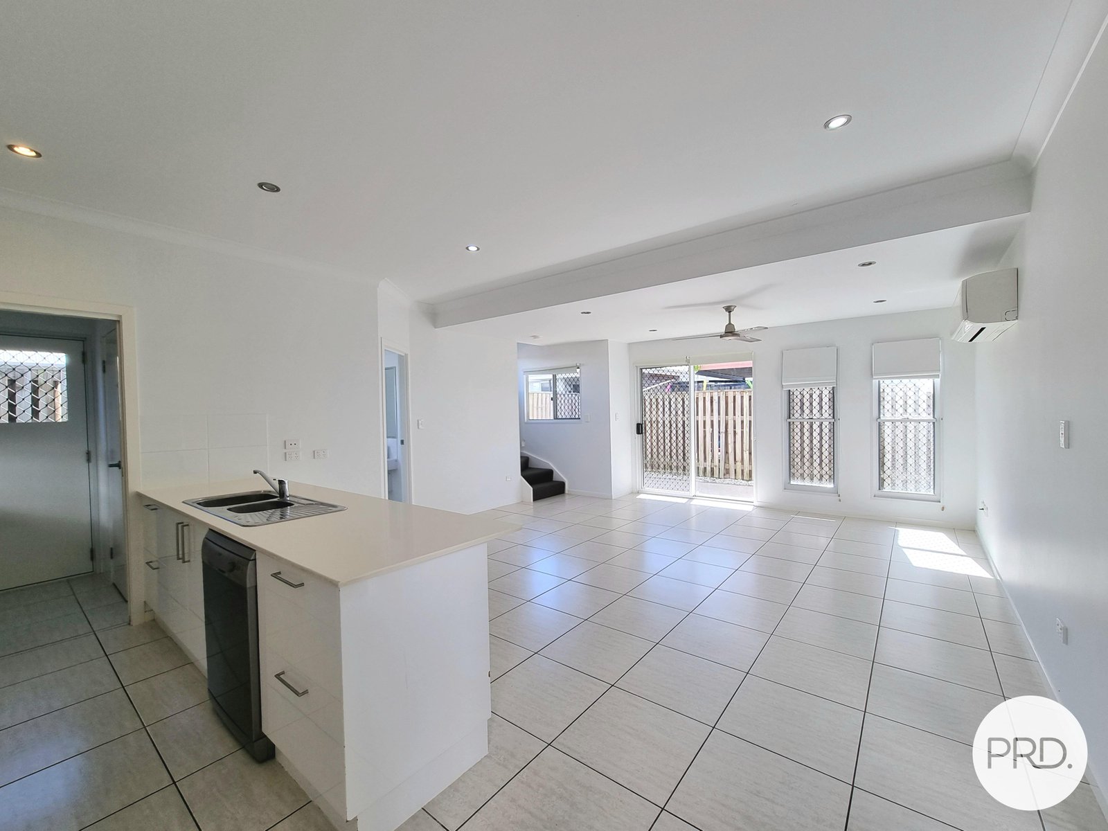 3/2 HARMONY Drive CLINTON 4