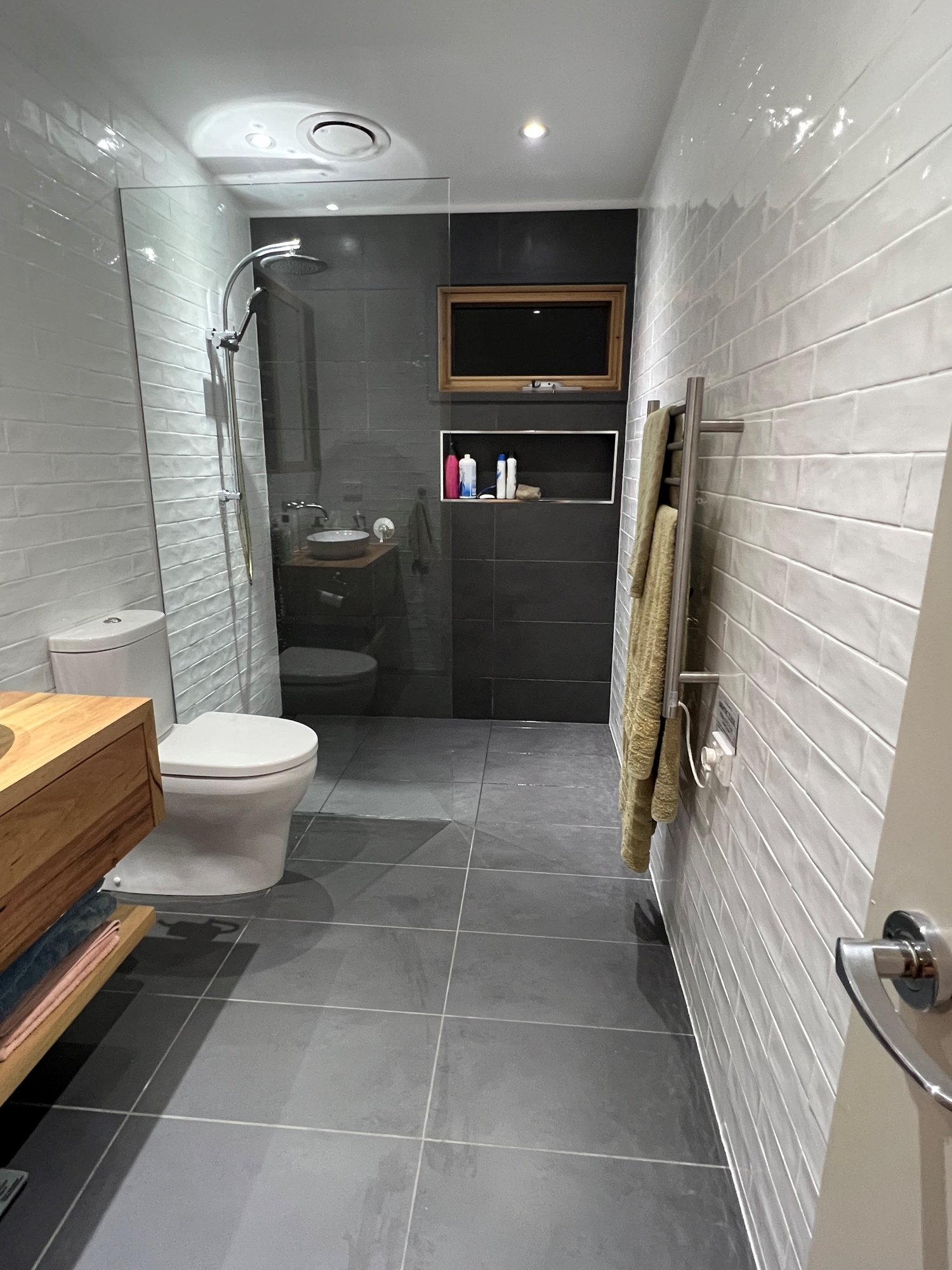 Real Estate and Property in 32 Harpers Road South, Woodend, VIC