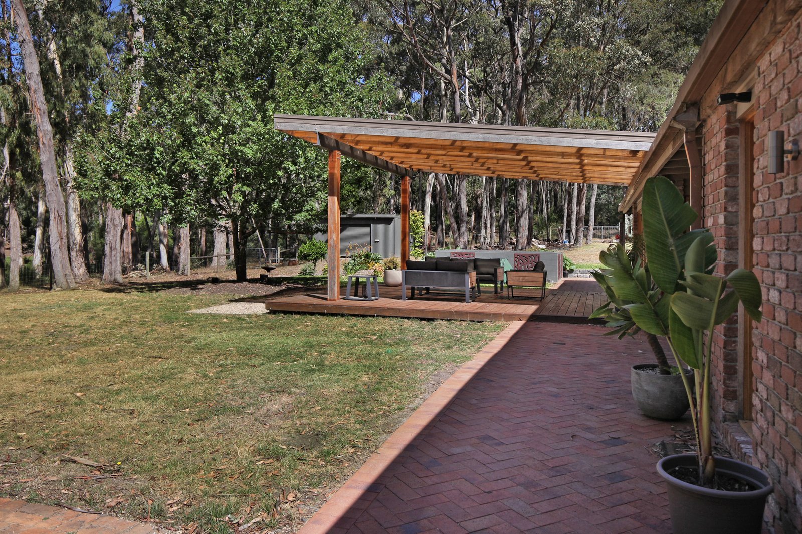 Real Estate and Property in 32 Harpers Road South, Woodend, VIC